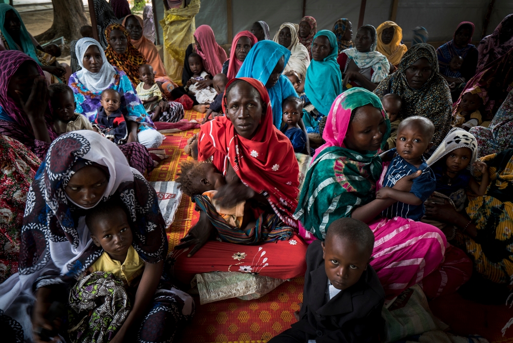 Volden i Nigeria har store konsekvenser for nabolandet Tchad, hvor mange mennesker er på flugt eller lever som internt fordrevne. Vi bekæmper blandt andet udbrud af smitsomme sygdomme og behandler udsatte kvinder og børn.