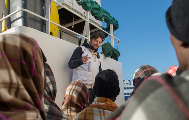 Oussama Omrane er udsendt som kulturtolk for Læger uden Grænser på skibet Aquarius på Middelhavet