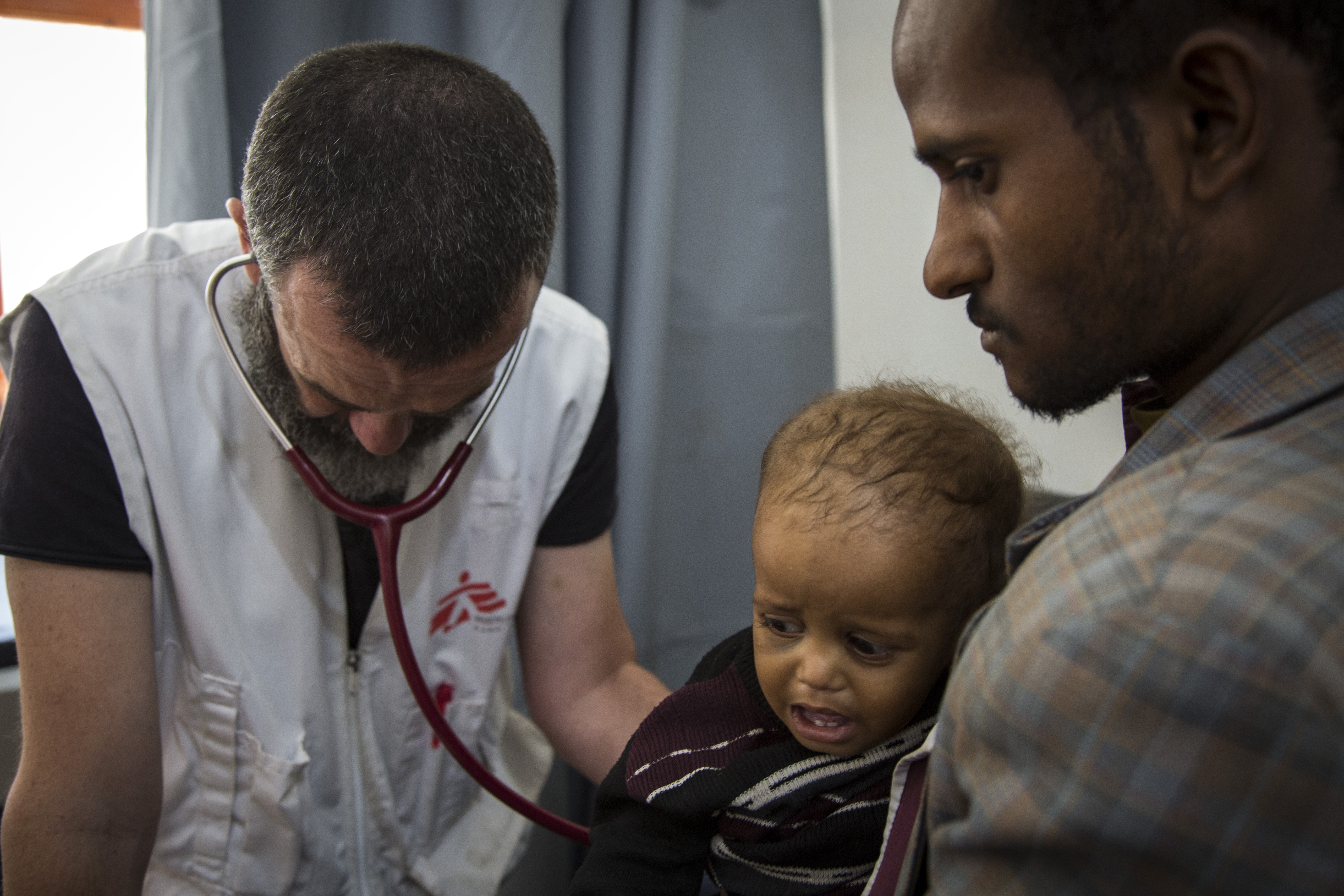 Det er svært for flere udviklingslande at få adgang til medicin. For eksempel er prisen på vaccine mod lungebetændelse alt for høj for mange lande.