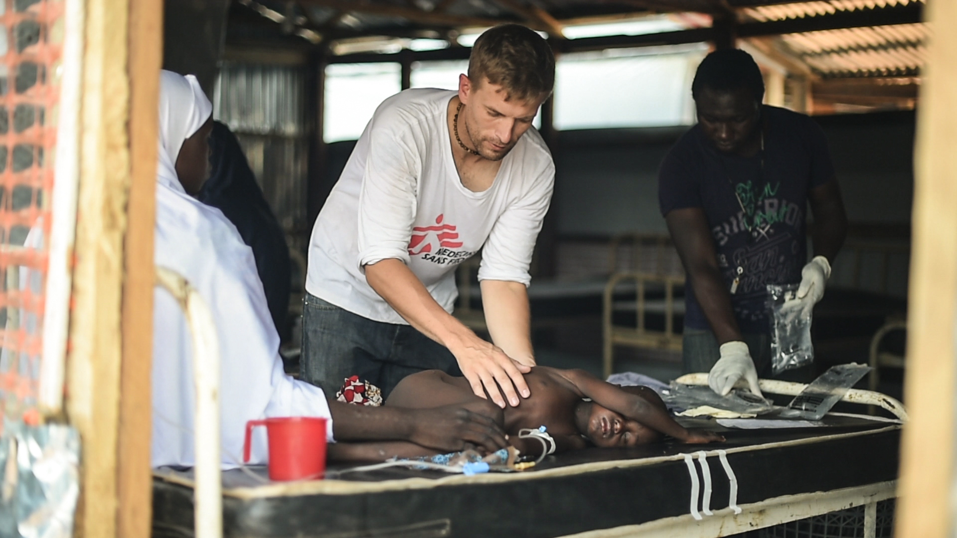 Mæslinger bliver behandlet i Nigeria.
