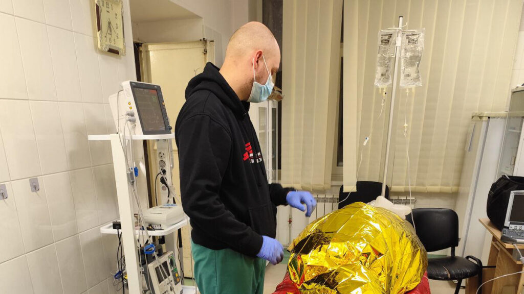 MSF anesthesiologist Roman Horenko treating a patient with hypothermia at the hospital in Dnipropetrovsk region, eastern part of Ukraine - Ukraine