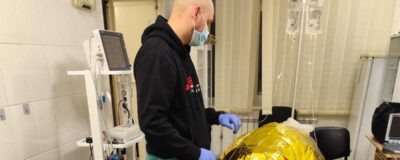 MSF anesthesiologist Roman Horenko treating a patient with hypothermia at the hospital in Dnipropetrovsk region, eastern part of Ukraine - Ukraine