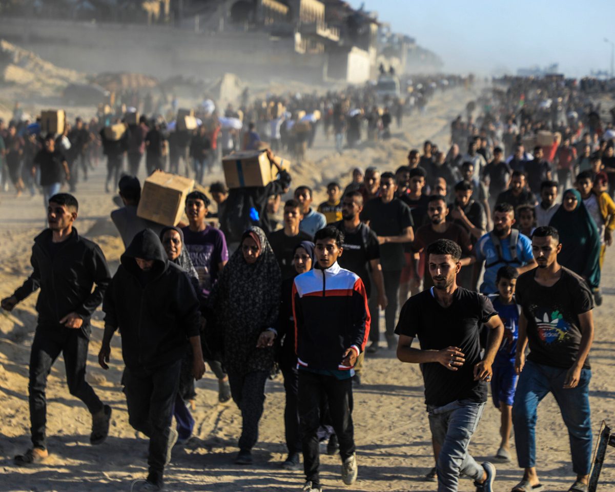 25. juli 2025. Civile palæstinensere risikerede livet, når de forsøgte at skaffe mad fra den omstridte Gaza Humanitarian Foundation (GHF), som var støttet af USA og Israel. Alene mellem 7. juni og 24. juli 2025 modtog vi 1.380 tilskadekomne, heriblandt 28 døde, på vores to klinikker, der lå i nærheden af GHF’s distributionssteder.